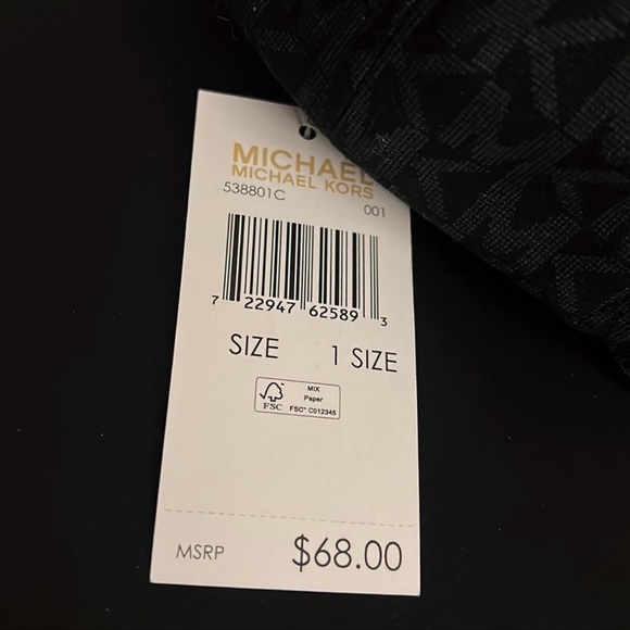 Michael Kors Signature Logo Cap - Picture 3 of 3
